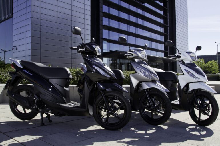 Giá xe Suzuki 2018 mới nhất hôm nay  giá xe máy xe côn tay và ôtô